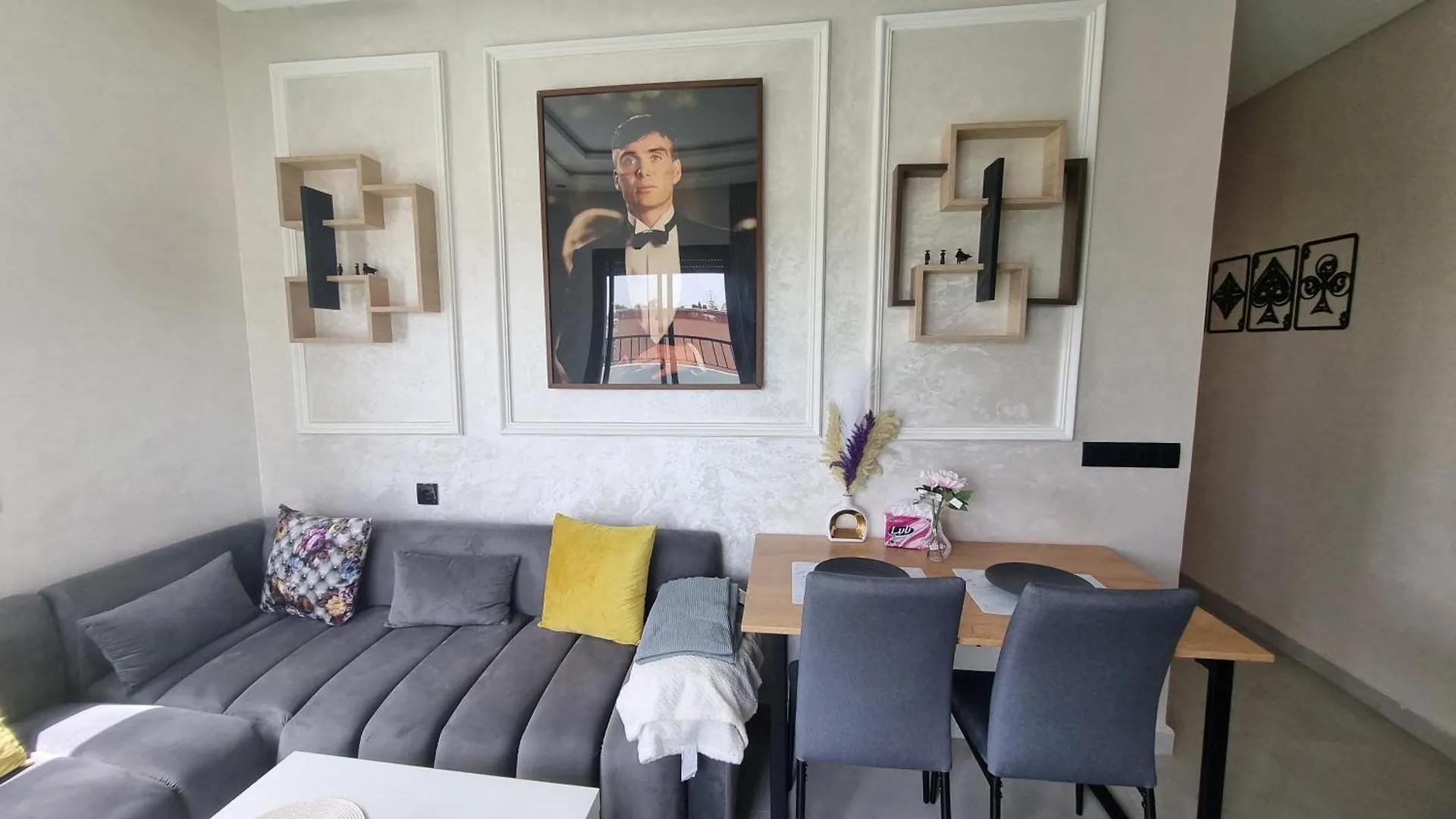 Quiet Studio In Maarif Residence Jasmane Living Casablanca Maroko